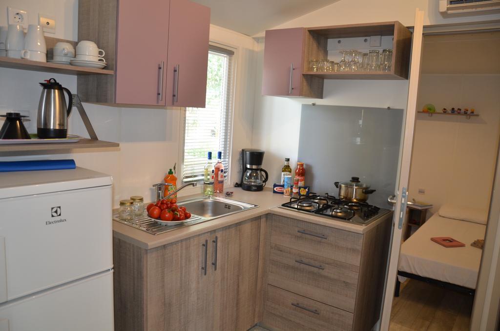 Happy Camp Mobile Homes In Domaine La Yole Camping Lodge Valras-Plage Habitación foto